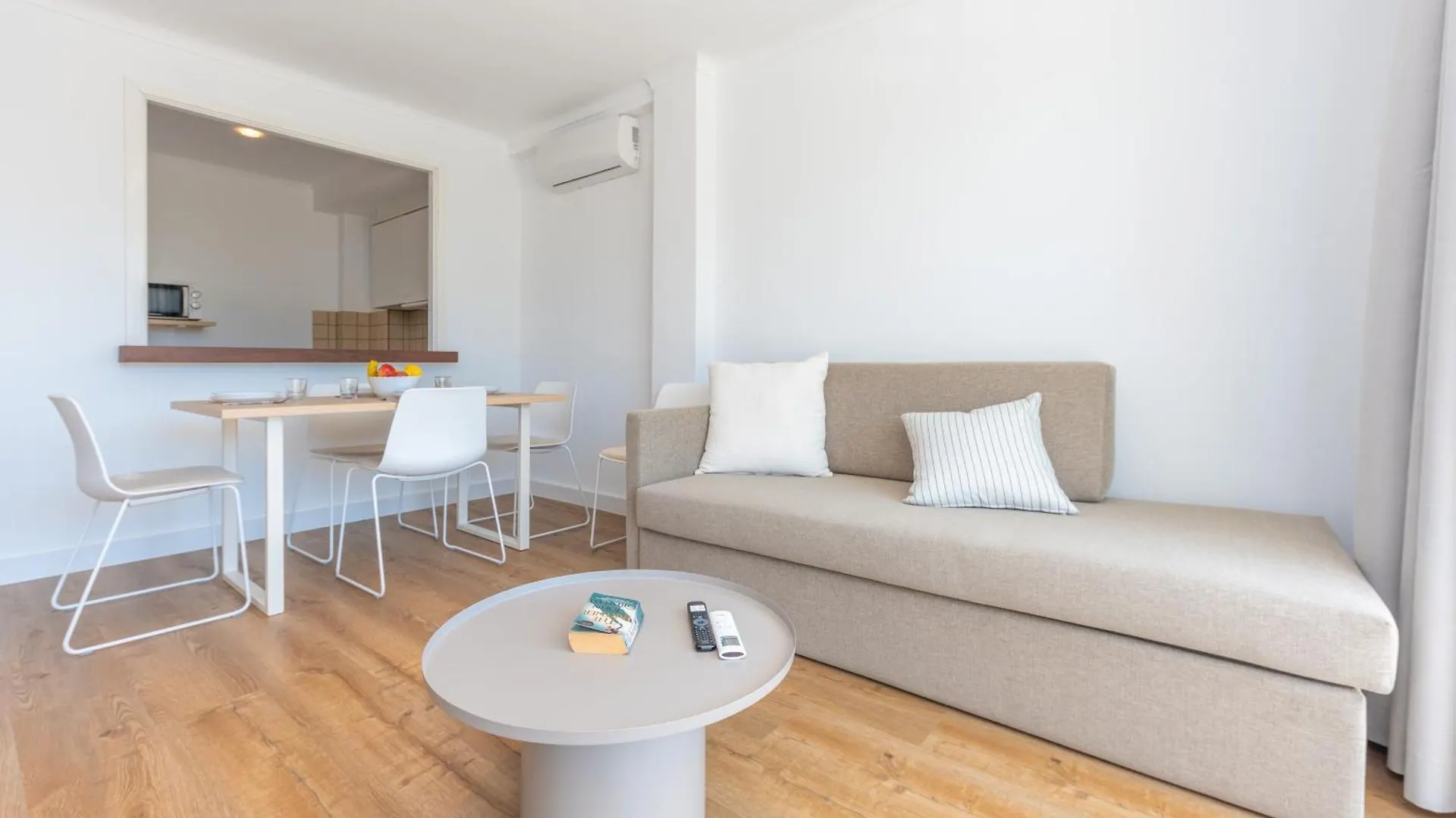 Apartamentos Massanet Canyamel  아파트