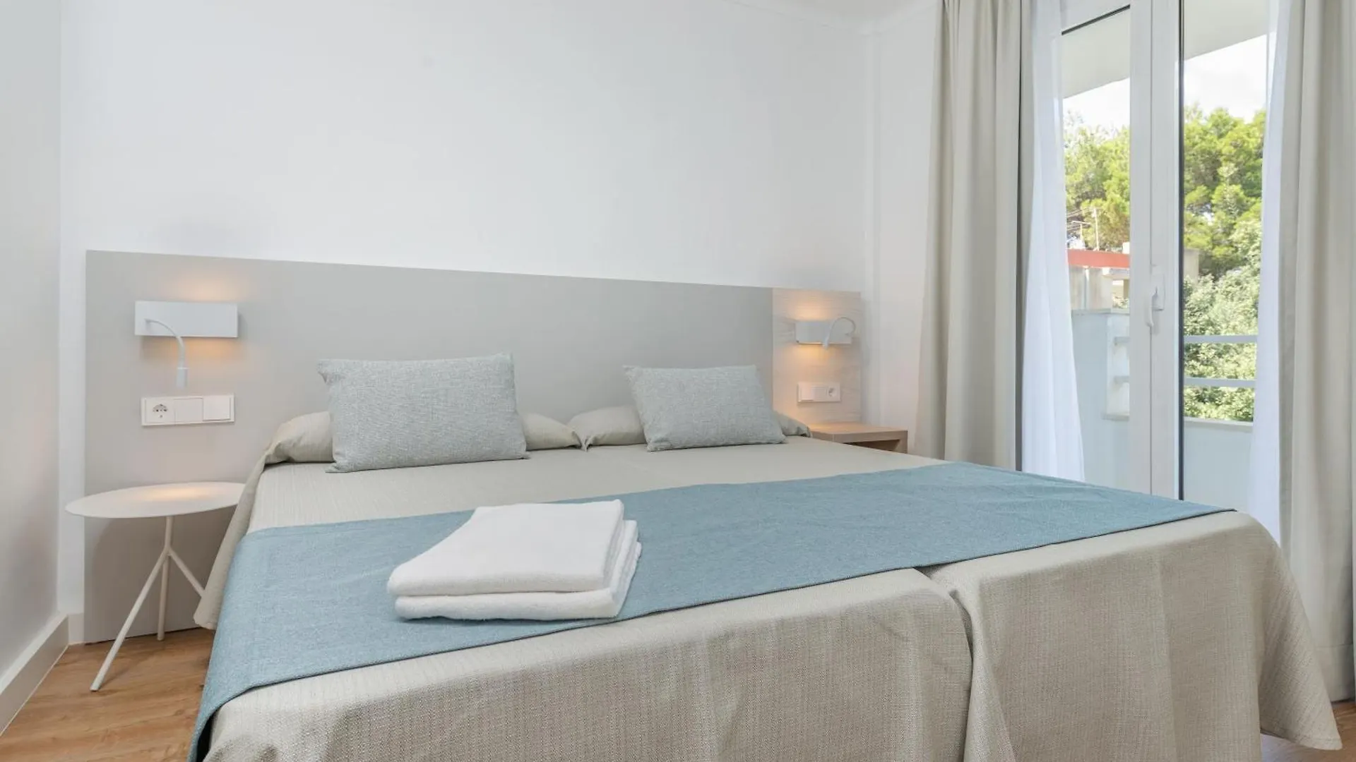 Apartamentos Massanet Canyamel  스페인